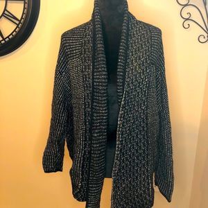 Banana Republic Black/White Sweater L